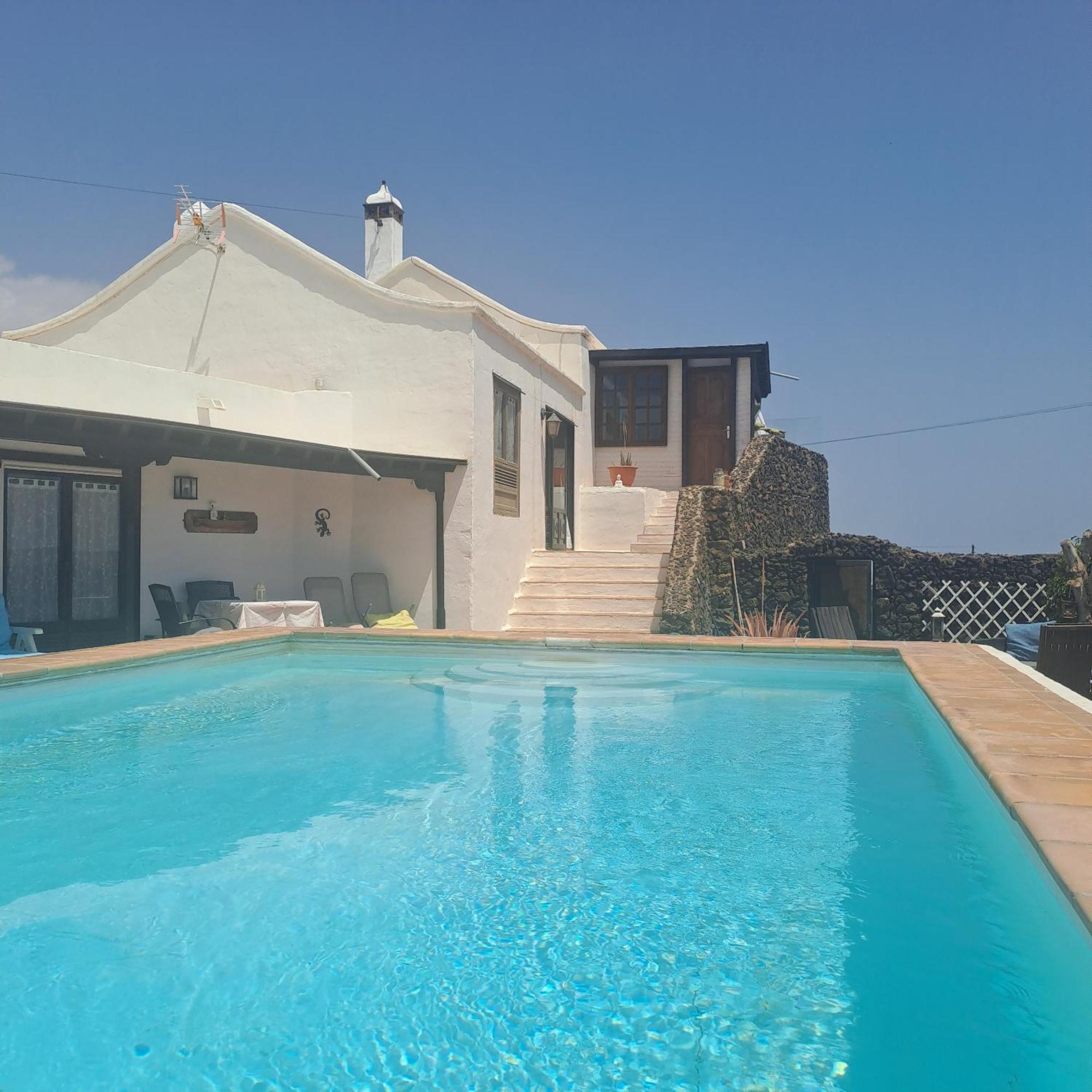 Tipica Lanzarote House Only Adults Bed & Breakfast Tías Exterior foto