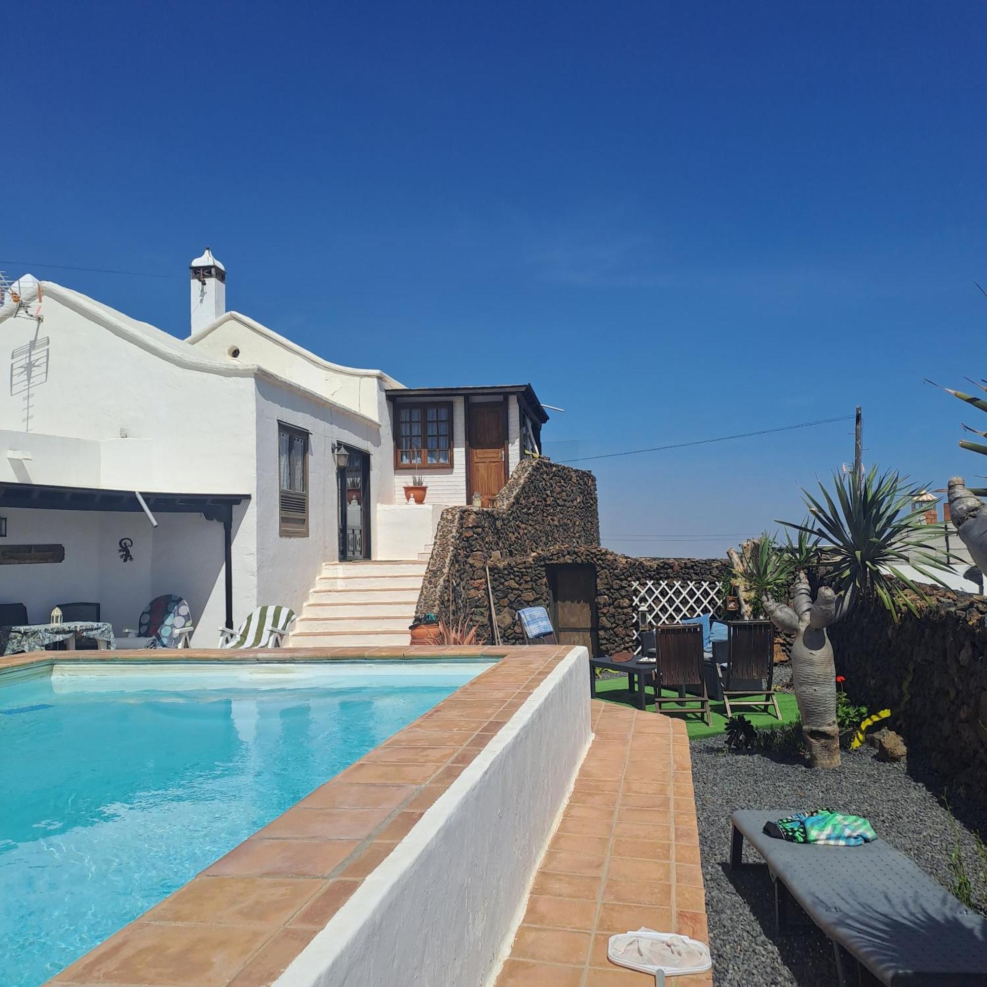 Tipica Lanzarote House Only Adults Bed & Breakfast Tías Exterior foto