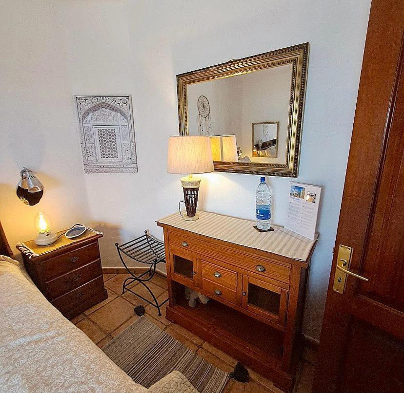 Tipica Lanzarote House Only Adults Bed & Breakfast Tías Cameră foto